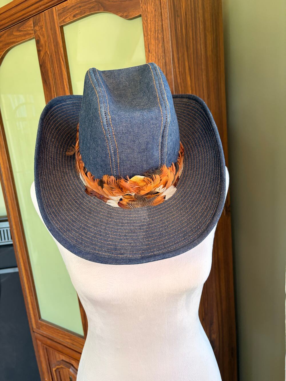Vintage Levi’s Denim Western Cowboy Hat 7 1/8 Feather Trim 70s Americana